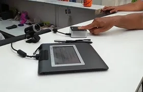 Para las regiones en las que alcaldes o gobernadores decreten toque de queda, el servicio público notarial se entenderá como suspendido. 