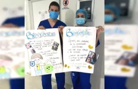 Los médicos Cristian y Marìa Angélica, al salir de la Clínica.