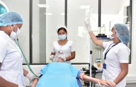 Hay vacantes de auxiliares de enfermería.