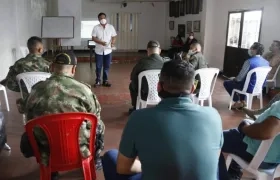 El Alcalde (e) de Malambo, Óscar Pantoja Palacio, presidiendo la reunión.