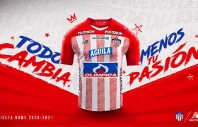 La nueva camiseta de Junior.
