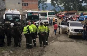 Los desmovilizados y sus familiares.