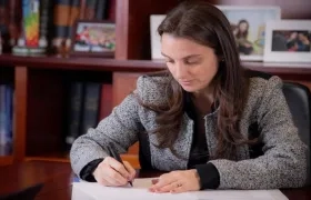 Karen Abudinen,  ministra de Tecnologías de la Información y las Comunicaciones.