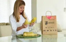 Elsa Noguera, con un pedido de bollos.