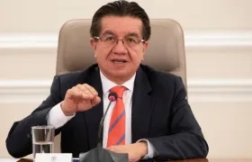 Fernando Ruiz, Ministro de Salud.