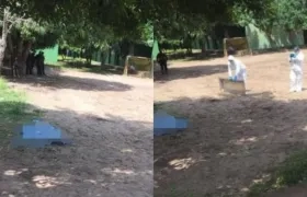 El CTI de la Fiscalía realizó la inspección del cuerpo al interior del colegio. 