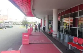 Makro está implementando innovadoras alternativas de compra que garantizan bioseguridad a compradores y empleados.