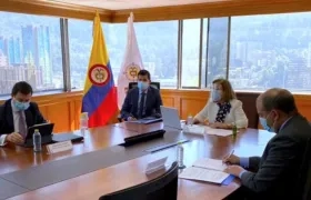 Margarita Cabello en mesa de trabajo sobre el Covid-19