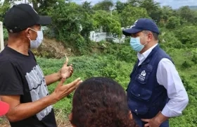 El Defensor del Pueblo escucha las quejas de los ciudadanos de El Carmen de Bolívar.