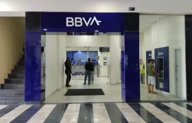 El banco al que llegaron los delincuentes. 