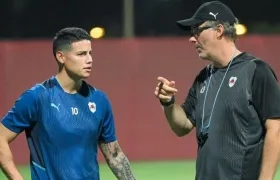 James Rodríguez y Laurent Blanc.
