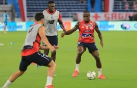 Carmelo Valencia está lesionado. 