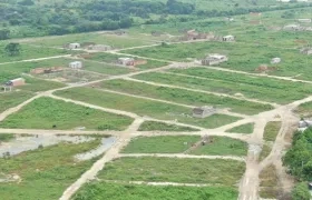 En las últimas semanas ha crecido el número de casas en el predio invadido.