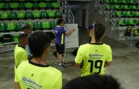 Roberto Bruno, técnico de Independiente Barranquilla. 