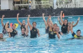 Las jugadoras colombianas celebran el triunfo. 