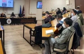 El presidente Ernesto Samper en una clase en la Universidad Complutense de Madrid,