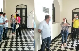 Los Diputados durante la protesta.