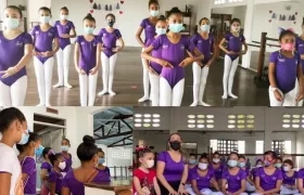 Las niñas del barrio San Luis que asisten al programa de ballet apoyado por Tecnoglass.
