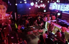 Bar abierto tras la reactivación económica. 