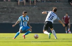 Juergen Elitim en una acción de partido. 