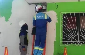 Operarios cuando realizaban el trabajo en Villa Estadio.