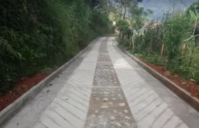 Una vía terciaria terminada. 