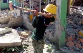 Imagen de la demolición de una vivienda en Providencia.