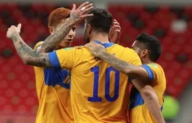 André Pierre Gignac celebra su segundo gol. 