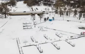 Una foto aérea hecha con un dron muestra el congelamiento en Chicago, Illinois, EE. UU.