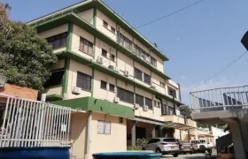 La Policía llevó el cadáver de Gustavo Rafael Barrera Charris a Medicina Legal. 