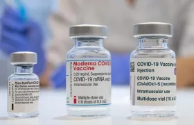 Dosis de las vacunas de Pfizer-BioNTech, Moderna y AstraZeneca. 