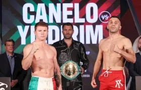 El mexicano Saúl 'Canelo' Álvarez y el turco Avni Yildirim.