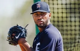 Julio Teherán, lanzador colombiano. 