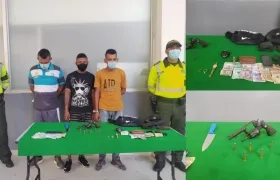 Los capturados fueron llevados a la URI de la Fiscalía. 