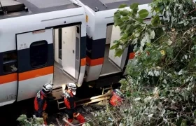 Unas 66 personas están siendo atendidas en hospitales debido a las lesiones.