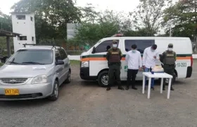 Los dos capturados se movilizaban en este vehículo fúnebre. 