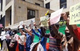 Plantón en la Corte Constitucional.