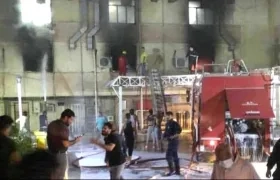 Unidades de socorro atendiendo la emergencia.