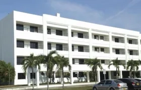 Fachada de la Clínica de la Policía Nacional.