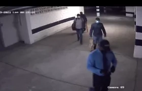 Vigilante guió a delincuentes.