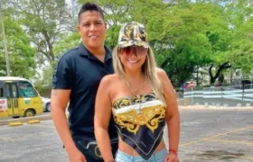 El cantante vallenato Rafa Pérez y su esposa, Milagros Villamil.