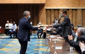 Duque sostuvo un encuentro con jóvenes estudiantes de diferentes regiones de Colombia para escuchar sus inquietudes.Duque sostuvo un encuentro con jóvenes estudiantes de diferentes regiones de Colombia para escuchar sus inquietudes.