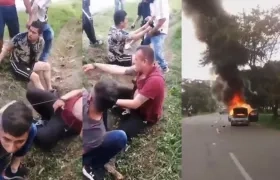 Momento de la violenta acción contra los policías.