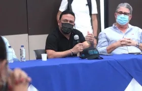 El Alcalde Wilman Vargas interviniendo en el encuentro con la ANI.