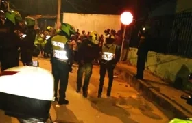 La Policía Metropolitana atendiendo el caso.