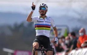 Julian Alaphilippe se impone en la primera etapa. 