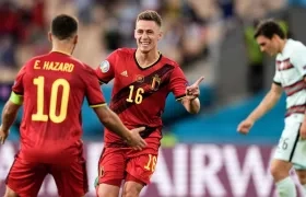  Thorgan Hazard celebra su anotación. 