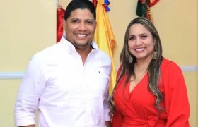 El Alcalde Rumenigge Monsalve Áalvarez y Eimy Luz Camargo Molina.