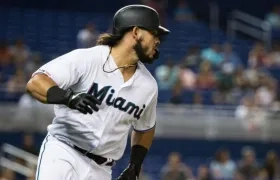 Jorge Alfaro, receptor de los Marlins. 