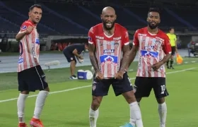 Freddy Hinestroza festeja el tercer gol de Junior.